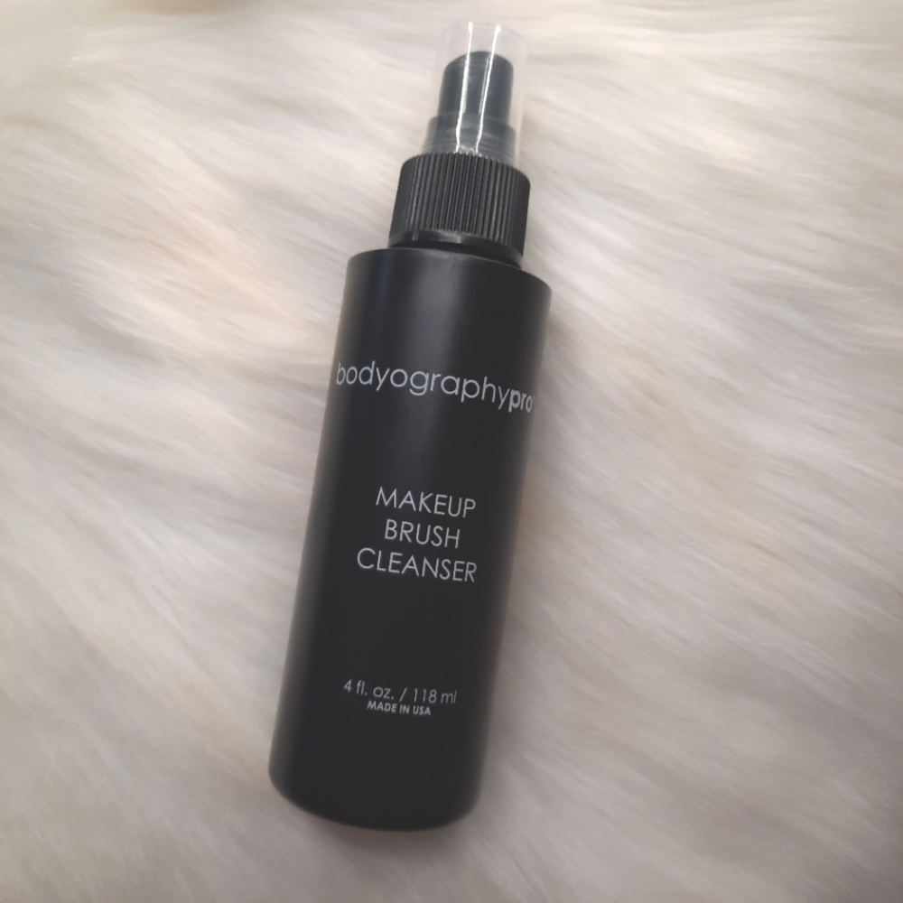 Bodyography make up brush cleanser
